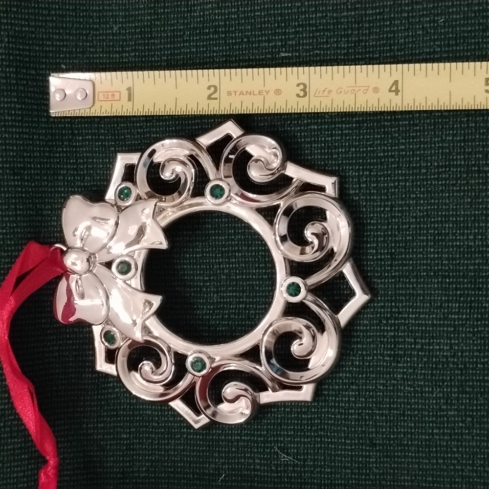 Lenox Silver Plated Wreath Ornament With Green Crystal Accents NEW - Picture 6 of 6